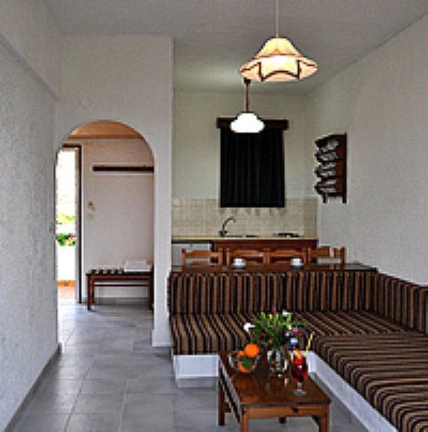 Karavos Hotel Apartments Archangelos  Zimmer foto