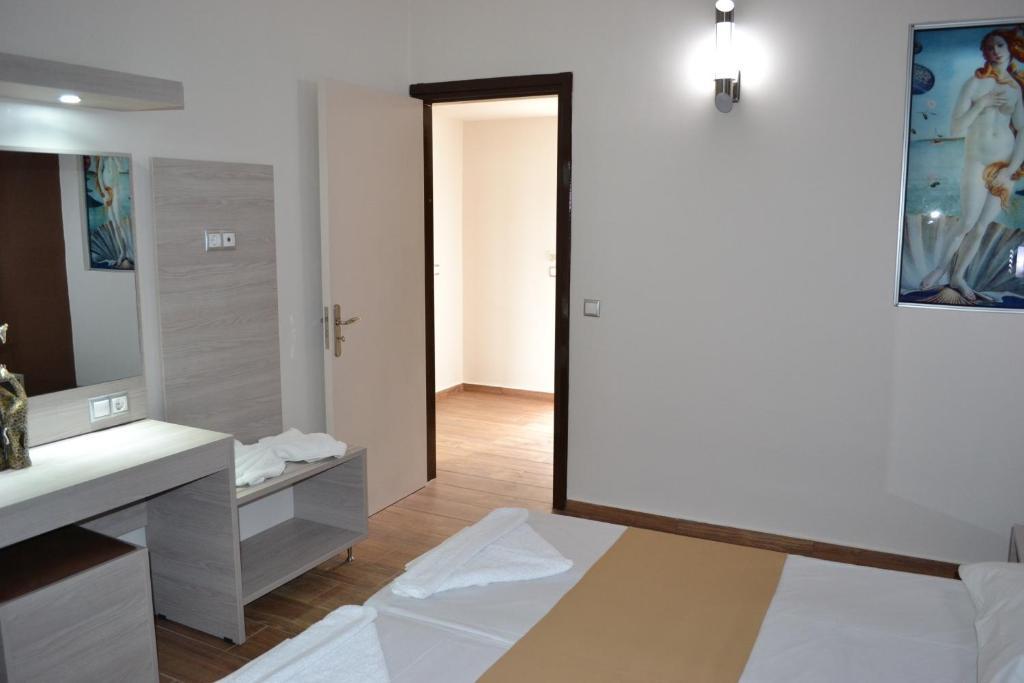 Karavos Hotel Apartments Archangelos  Exterior foto